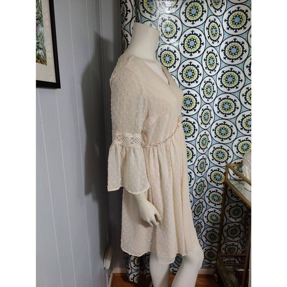 Miss Me Women's Textured Eyelet Ruffled Above Knee Dress, Size Medium - Picture 2 of 6